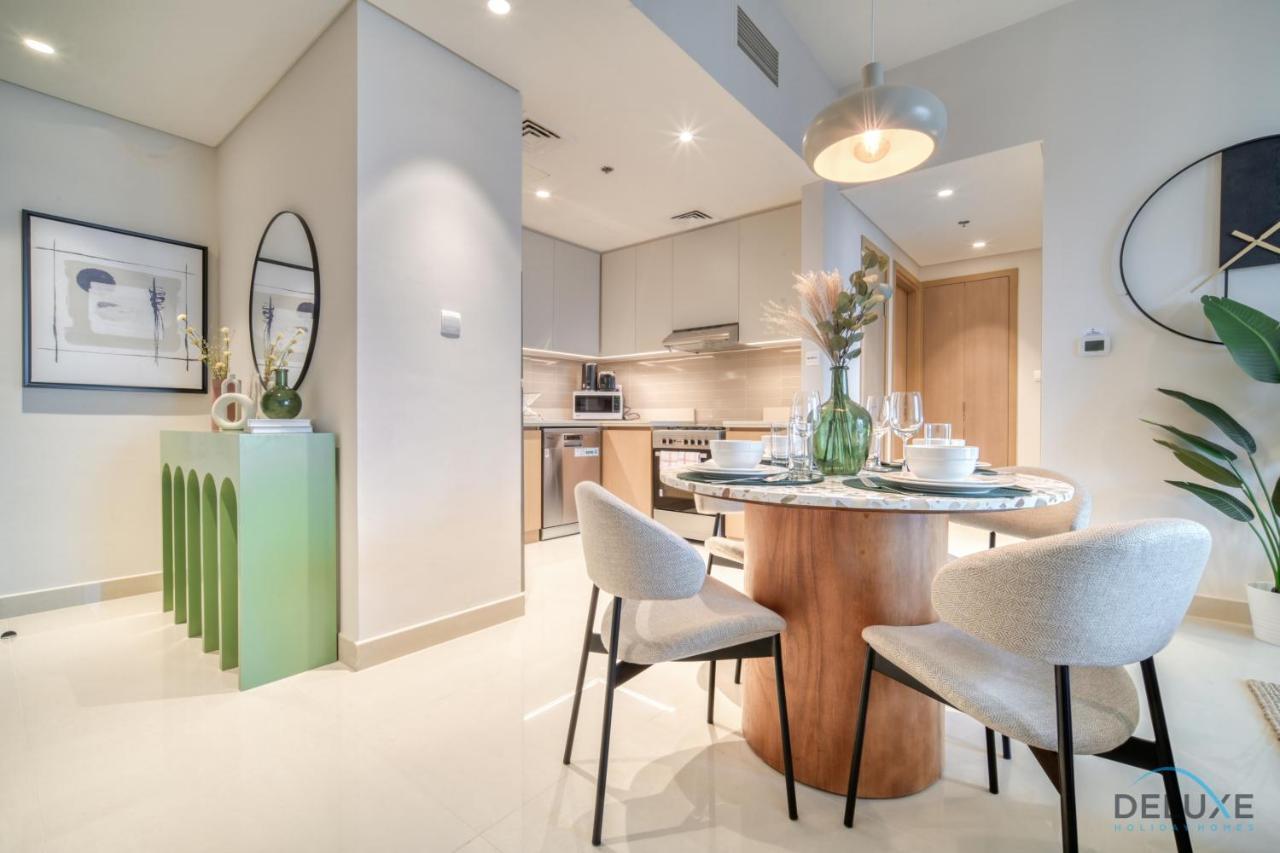 Elegant 1br At Harbour Views Tower 1 By Deluxe Homes Apartment